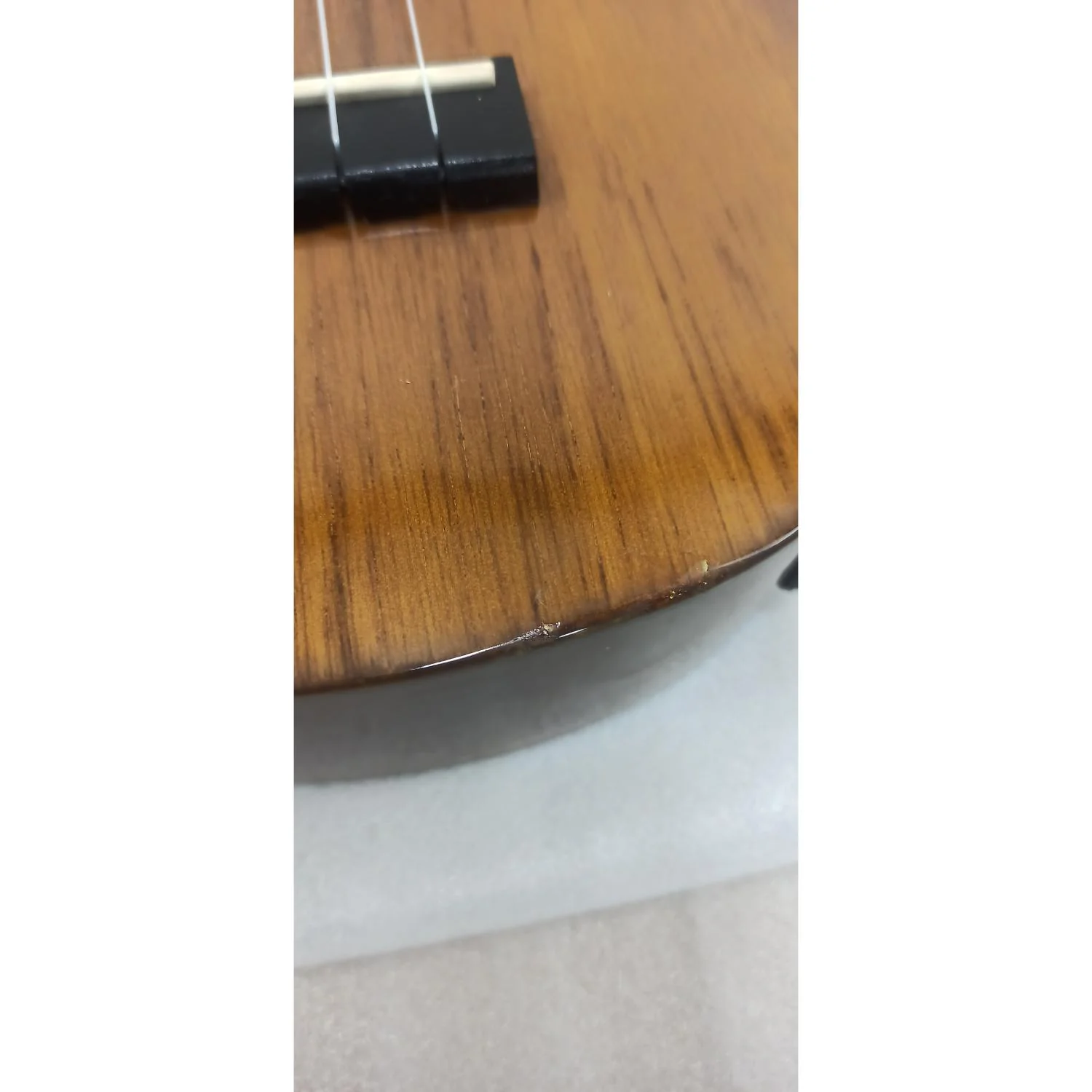 Mahalo Hano Series Electro Acoustic Concert Ukulele - Open Box B Stock - Image 6