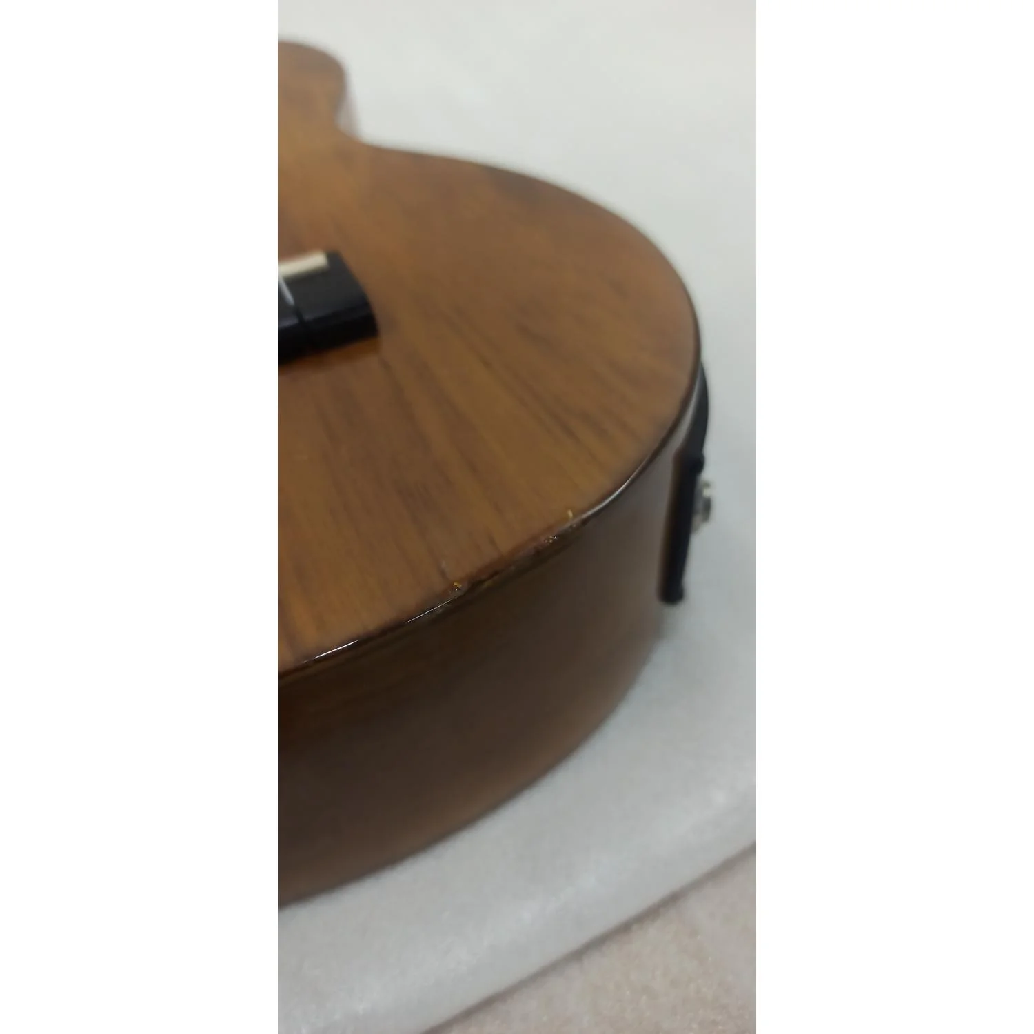Mahalo Hano Series Electro Acoustic Concert Ukulele - Open Box B Stock - Image 7