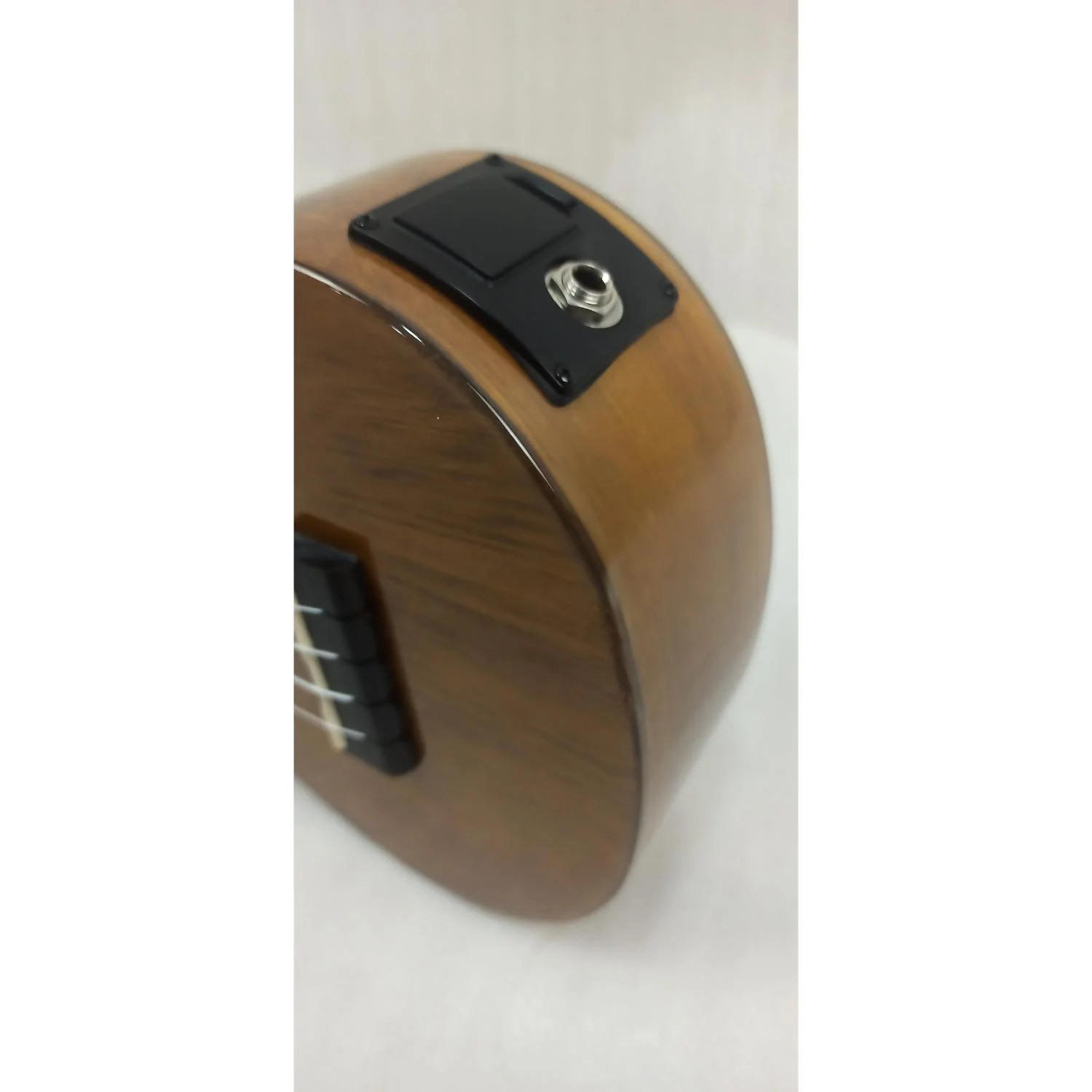 Mahalo Hano Series Electro Acoustic Concert Ukulele - Open Box B Stock - Image 8