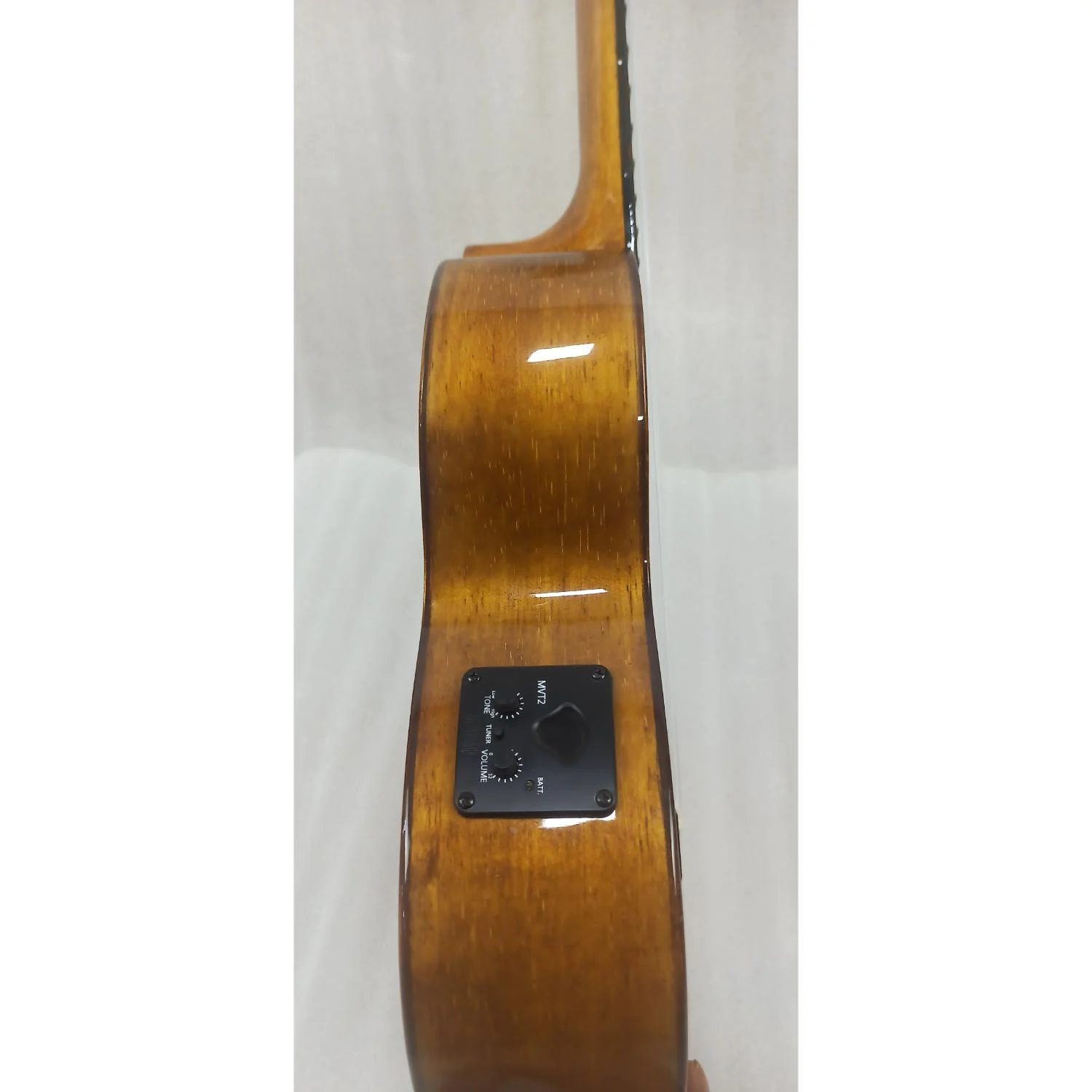 Mahalo Hano Series Electro Acoustic Concert Ukulele - Open Box B Stock - Image 9